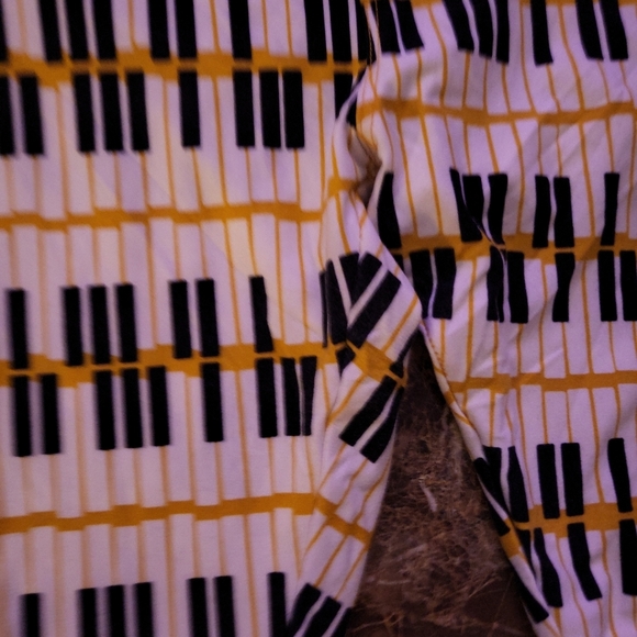 Lularoe Tall & Curvy MUSTARD PIANO KEYS Leggings 🦄 Multicolor Pattern TC - Picture 6 of 11